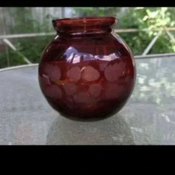 Ruby Red round vase - Picture 1 of 7